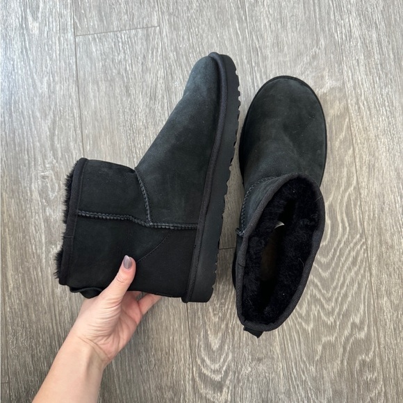 UGG Black Mini Boots 11 - Picture 2 of 8